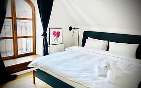 Steyr Old Town Loft - A Charming 3 Bedroom Oasis